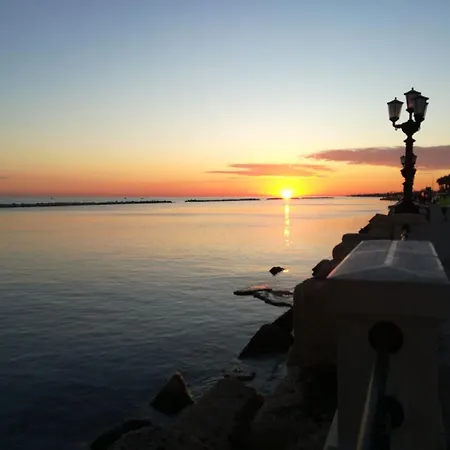 Apartament Vaccaro 23 And Sea - 50m Dal Mare & A Pochi Minuti A Piedi Dal Centro